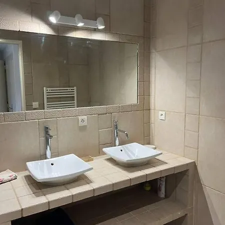 3 Balcon Parking * Hyeres